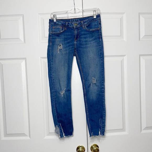 Zara women’s ripped jeans